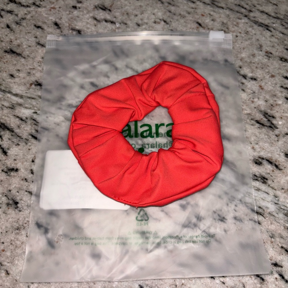 New Halara Hair Scrunchie